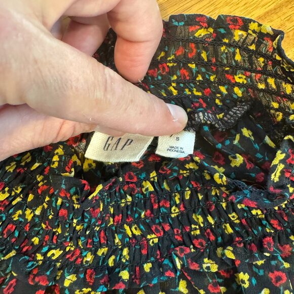 Gap sheer top - Picture 3 of 3